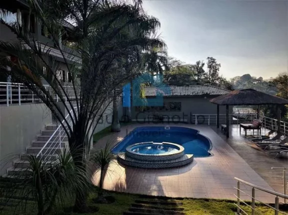 Imagem Casa de Alto Padrão à Venda na Granja Viana