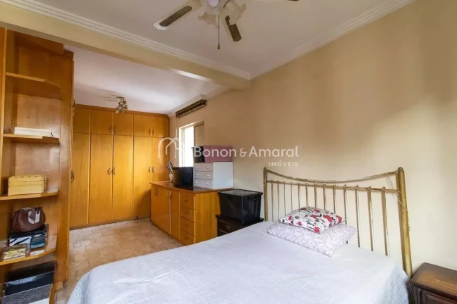 Imagem Localizado no charmoso bairro de Mansões Santo Antônio, este espaçoso apartamento de 80 metros qu...