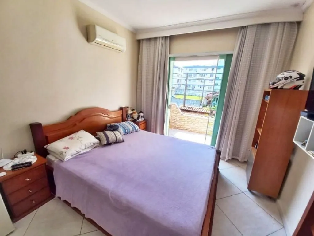 Imagem CASA COM 200,00 m² - CANTO DO FORTE - PRAIA GRANDE SP