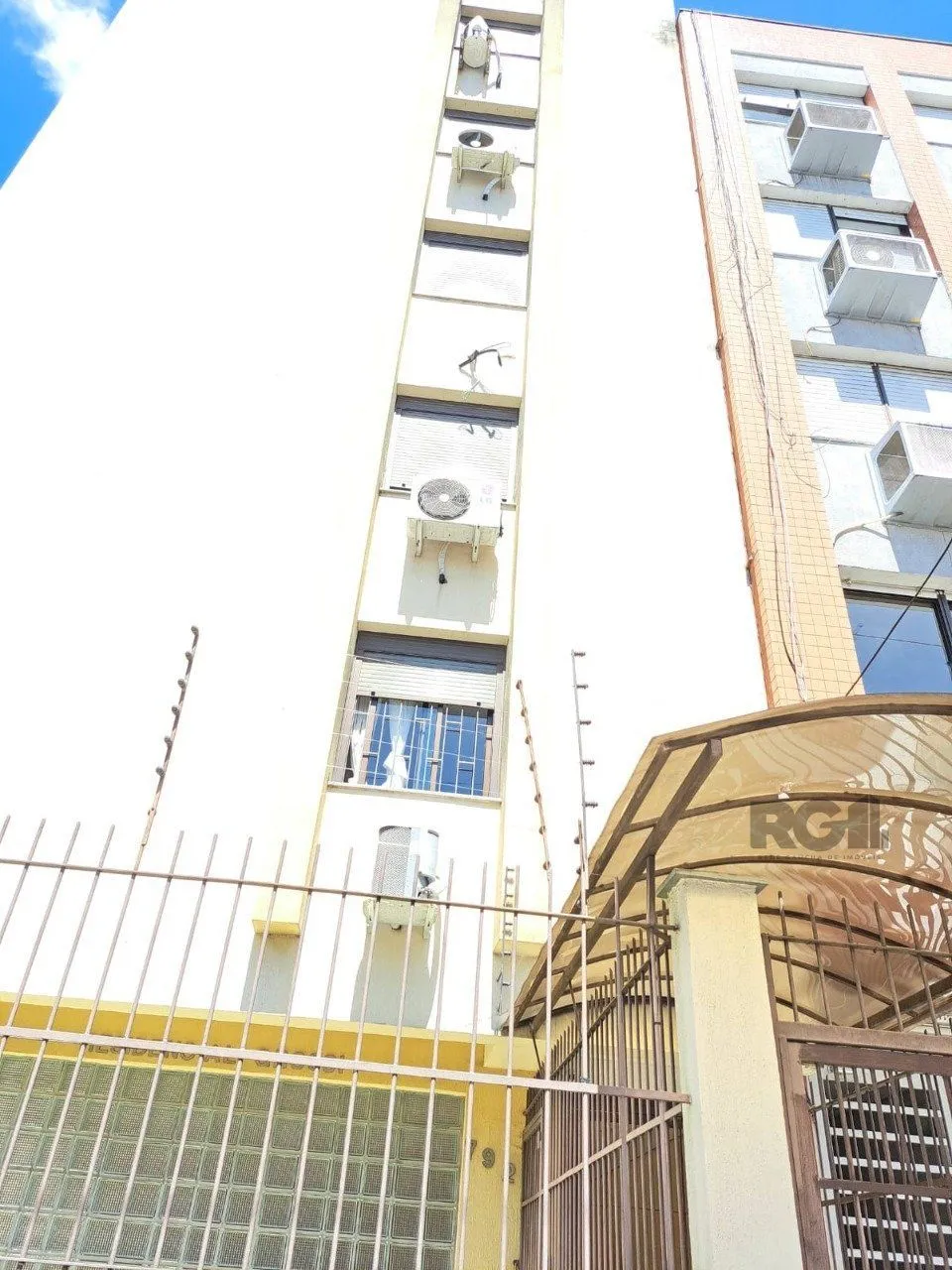 Imagem Apartamento de 2 quartos, suíte e 2 vagas de garagem no bairro Bom Fim em POA/RS