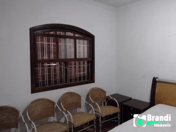 Imagem Ótimo imóvel com uma térrea de 02 dormitórios, sala, cozinha, 02 banheiros e quintal, + um sobrado.,