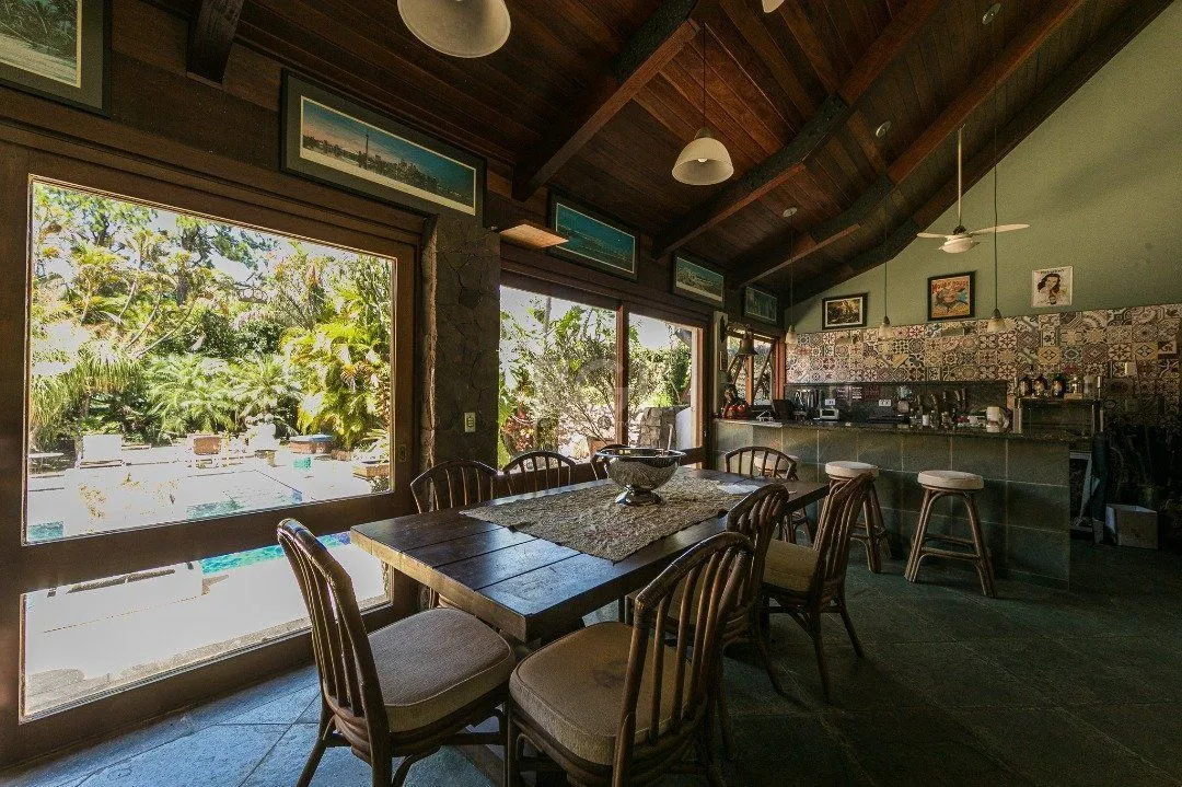 Imagem Casa para Venda - 370m², 5 dormitórios, sendo 2 suites, 7 vagas - Vila Assunção