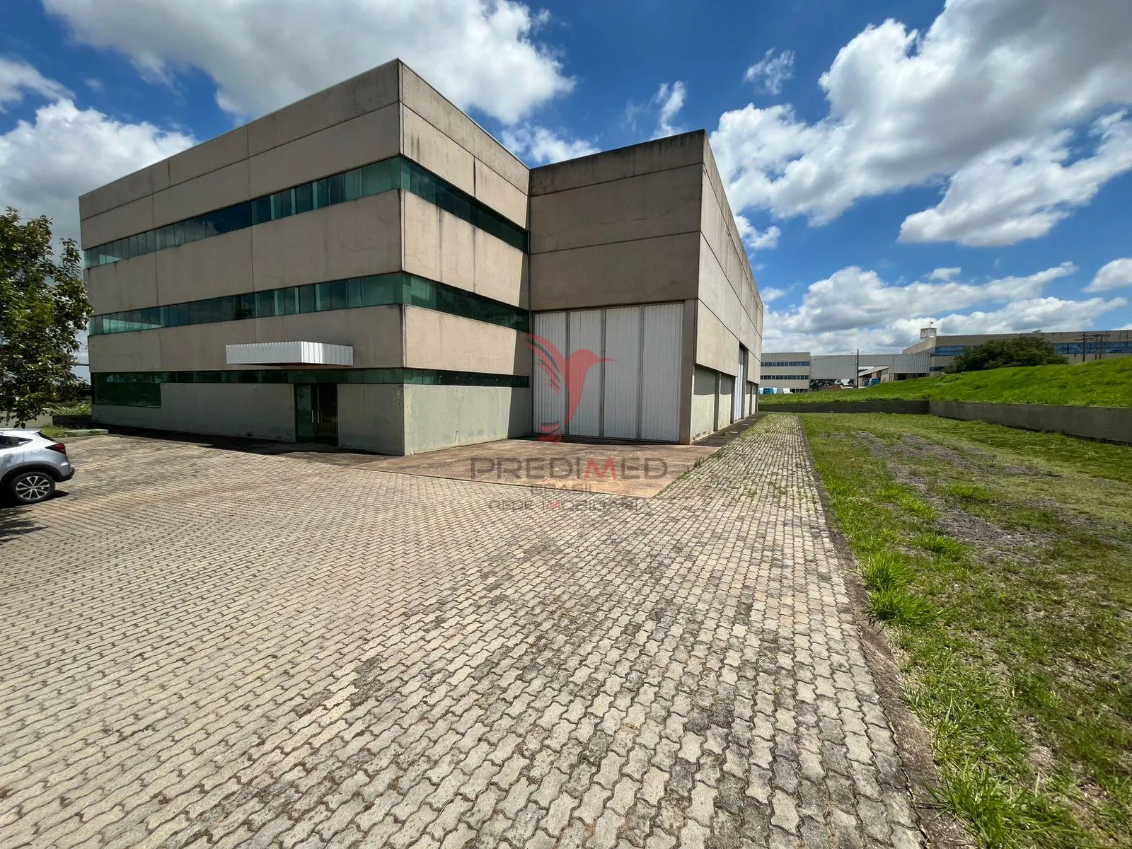 Vendo excelente GALPÃO INDUSTRIAL em condomínio fechado com total segurança 24 h em Avenida Marginal Emicol, 21500 - Jardim Emicol, Itu - SP