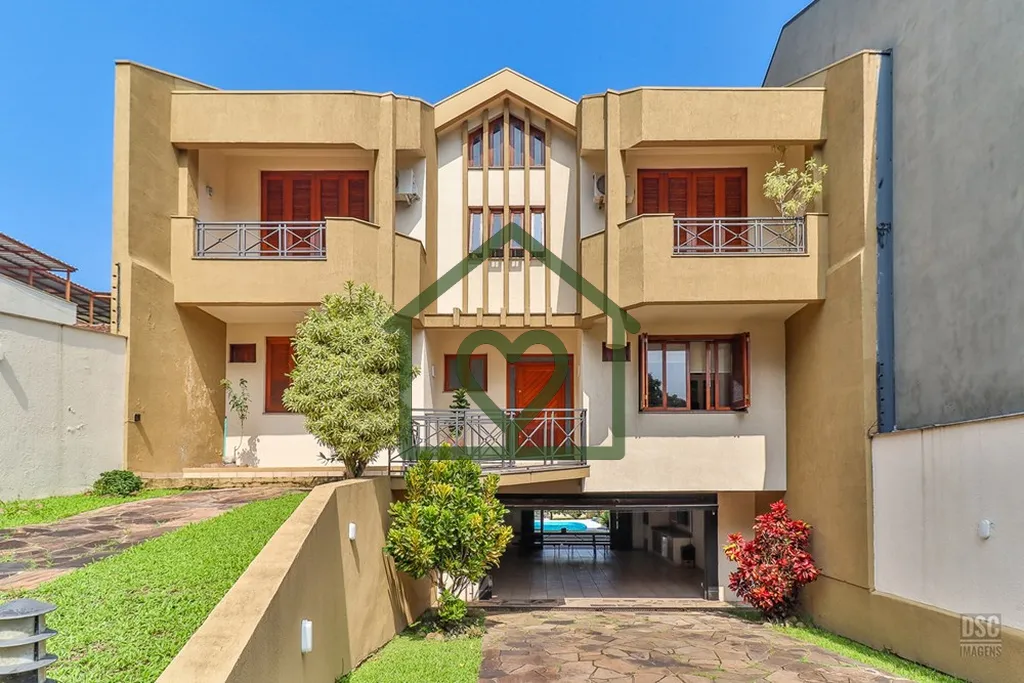 Viva com Exclusividade em Ipanema: Casa Completa com Piscina, Sacadas e Ambientes Amplos

Esta resid...