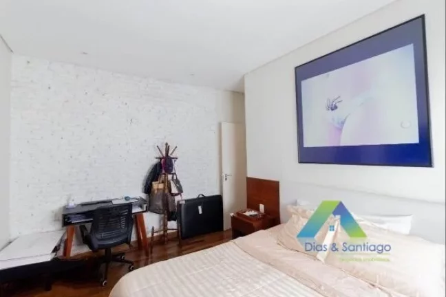 Imagem Sobrado com 3 Quartos e 3 banheiros à Venda, 196 m² por R$ 2.180.000