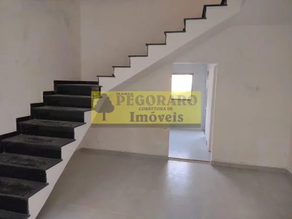 Imagem Sobrado à venda em Caraguatatuba-SP: 2 quartos, 2 suítes, 3 banheiros, 75m² no bairro Cidade Jardim!