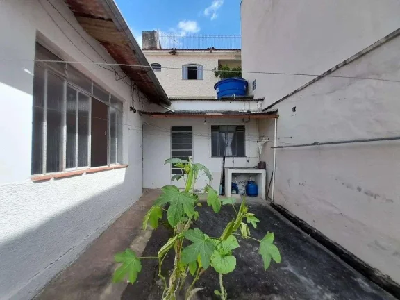 Imagem Casa à venda em Barbacena, Centro, com 2 quartos, 140m2