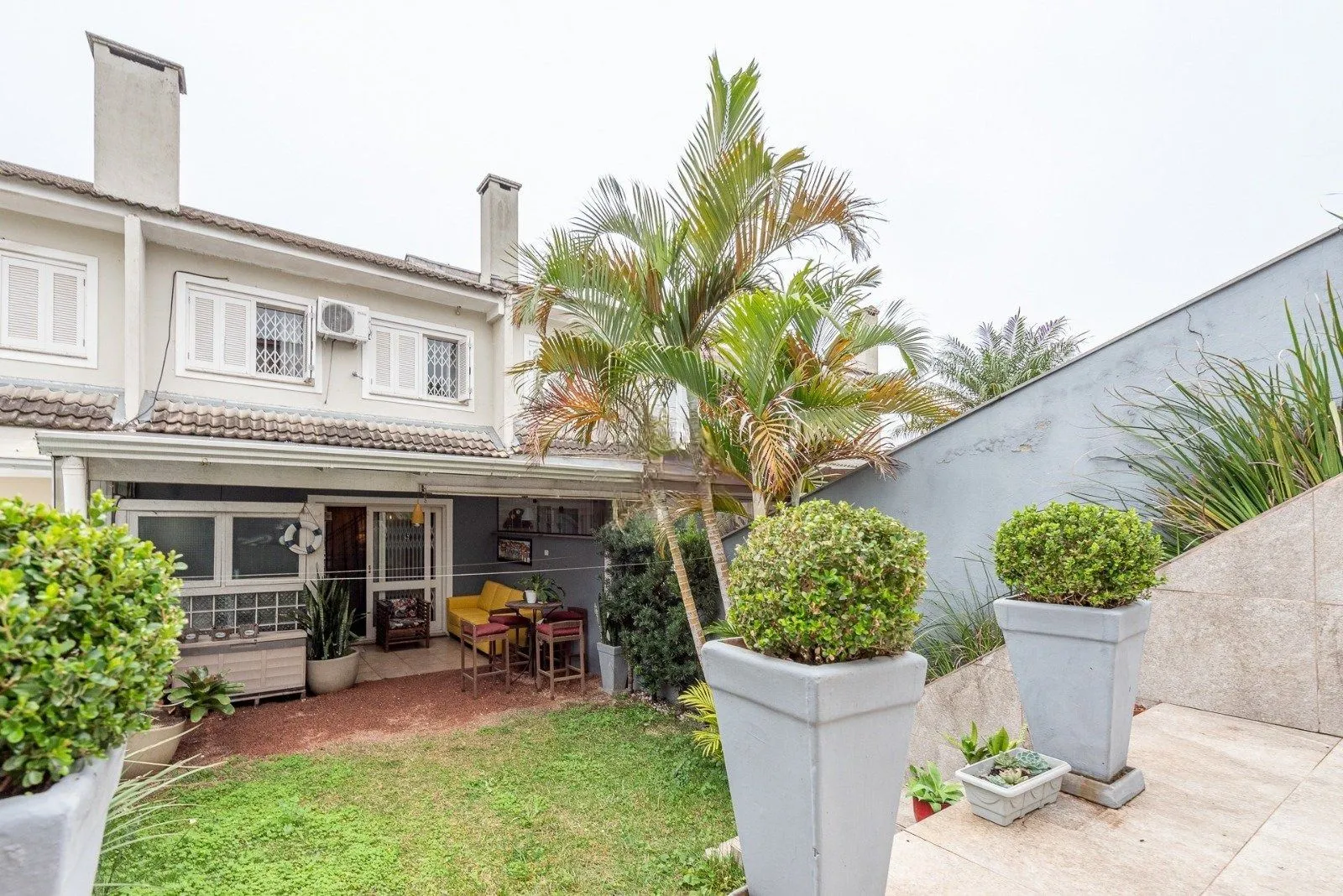 Imagem Casa com 3 dormitórios, suíte, pátio com spa, 3 vagas, Rua do Pampa - Ecoville