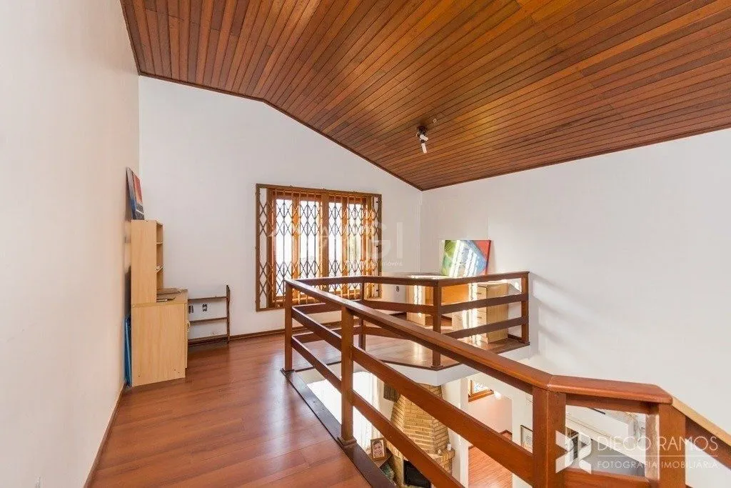 Imagem BELO SOBRADO REFORMADO 3 DORMITÓRIOS - BAIRRO NONOAI