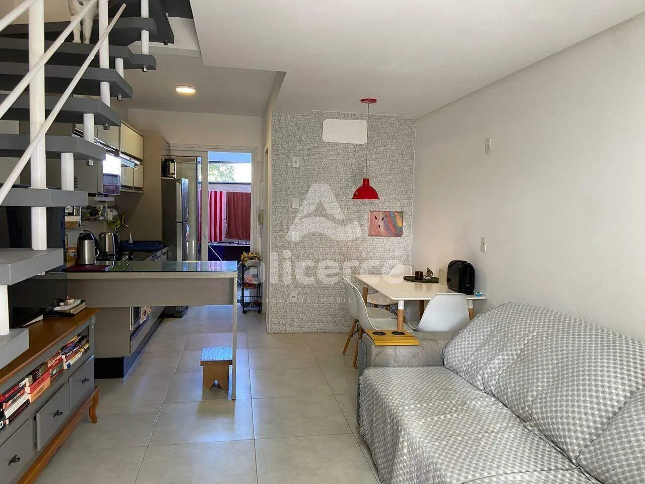 Imagem Sobrado Residencial à venda em Florianópolis (Pântano do Sul) | Aceita financiamento