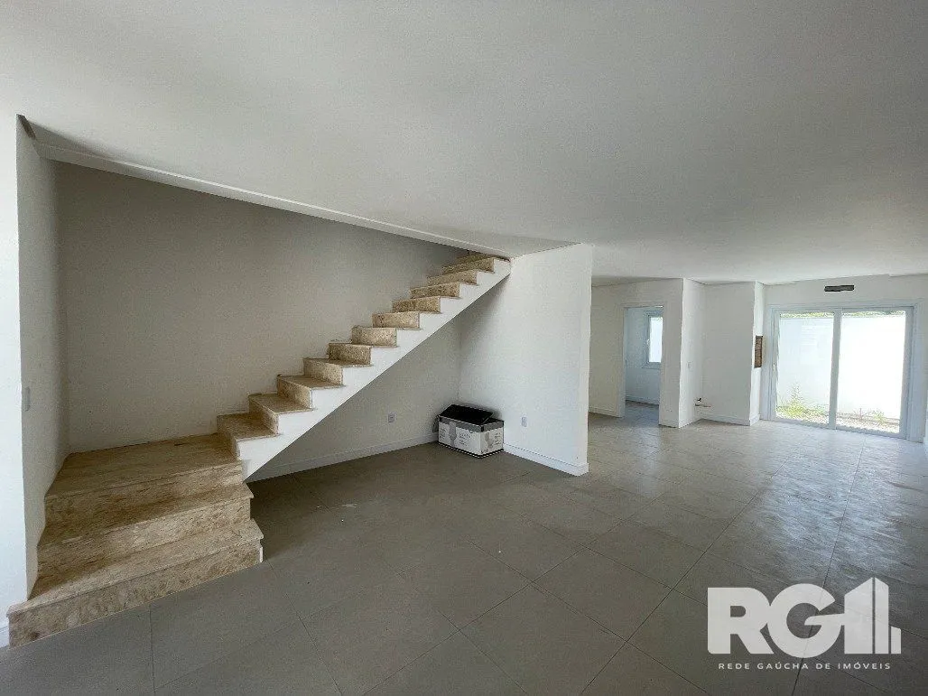 Imagem A chave dos sonhos que você busca esta aqui, nesta casa em bairro planejado na cidade de Canoas.