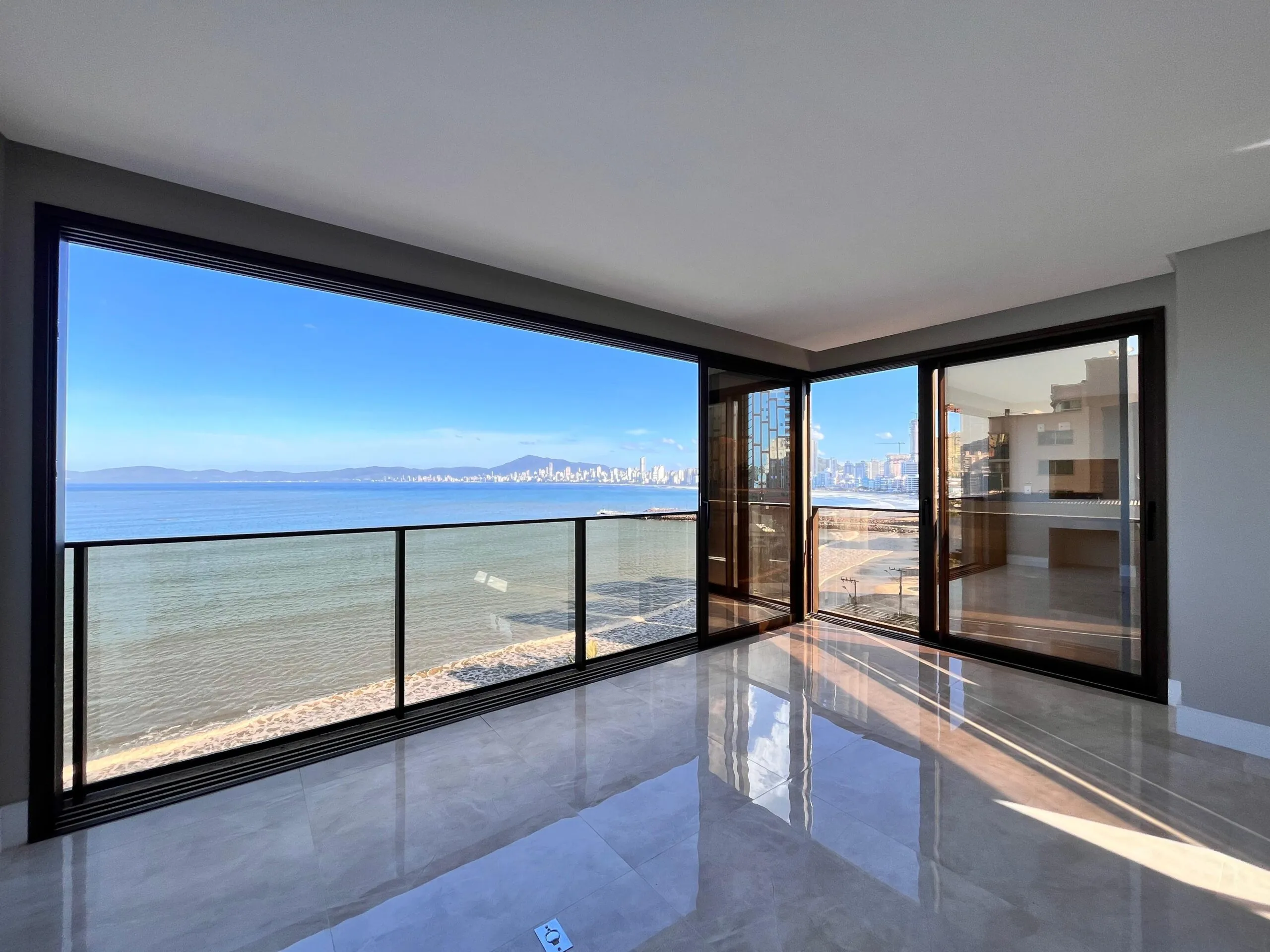 Imagem Apartamento com vista para o mar à venda com 185m2 por R$ 8.500.000,00
