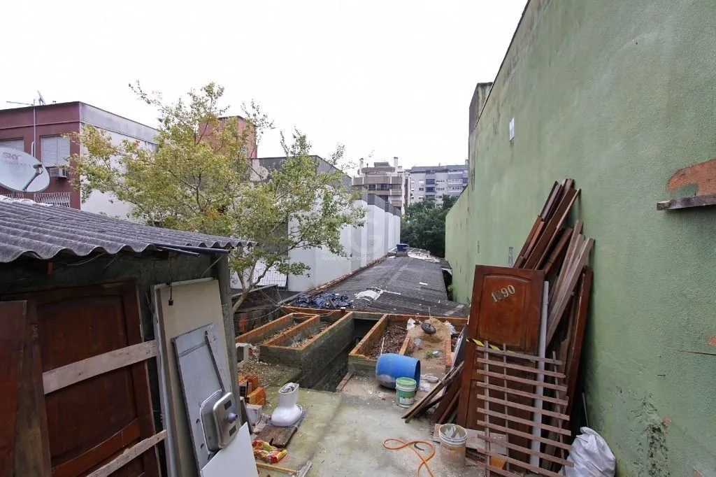 Imagem Terreno com Casa Para comprar com 3 dormitórios 111 m²