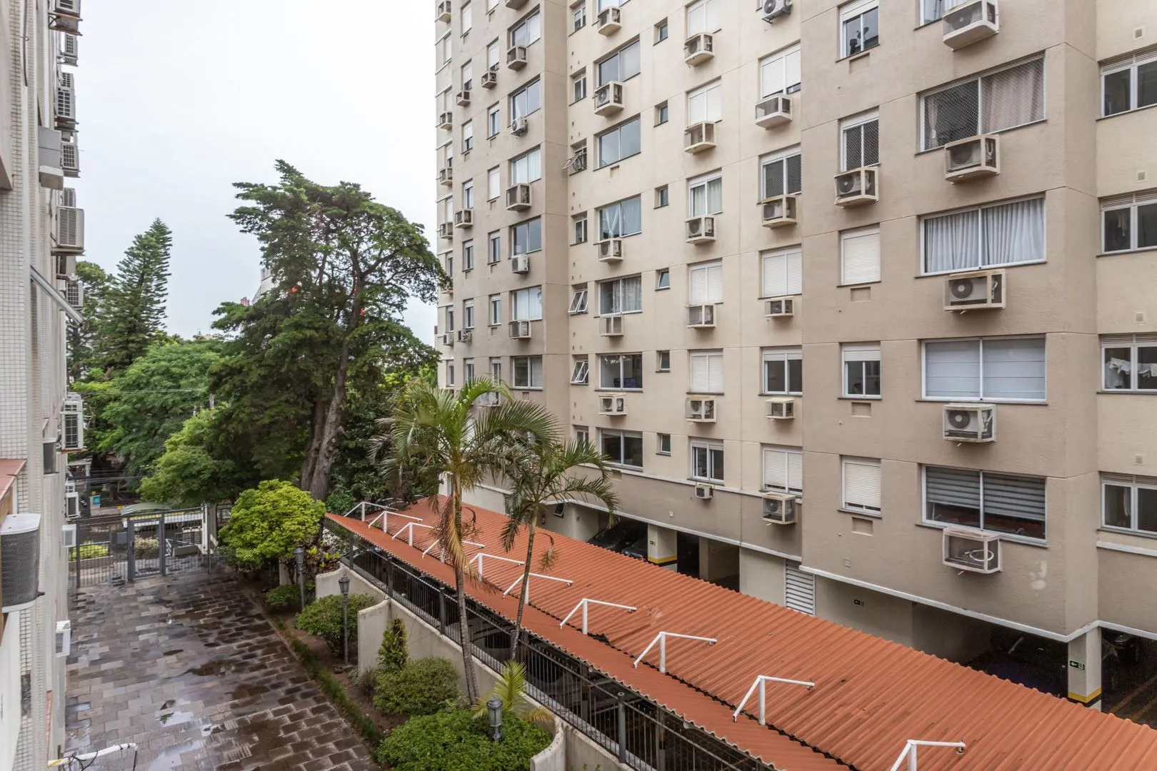 Imagem 3 DORMITÓRIOS SEMI MOBILIADO NA CORTE REAL C/ELEVADOR E VAGA DE GARAGEM ESCRITURADA
