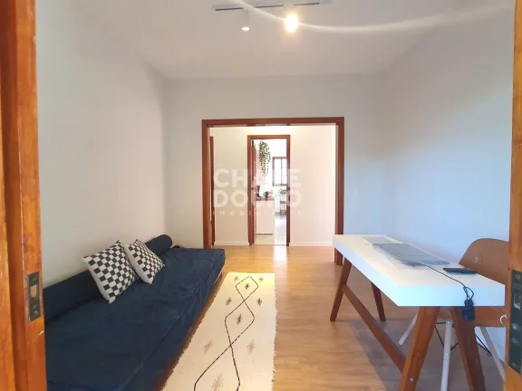 Imagem Casa linear reformada de 3 quartos (sendo 2 suítes) e área gourmet para venda em Teresópolis.