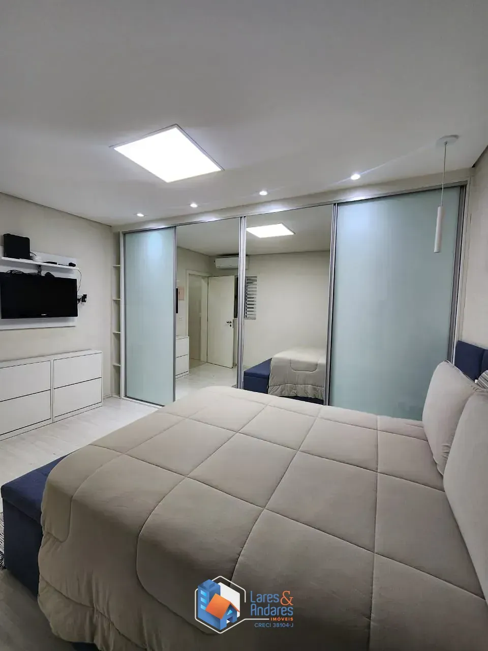Imagem Sobrado para venda em Freguesia do Ó com 3 quartos, sendo 1 suíte, 280m²