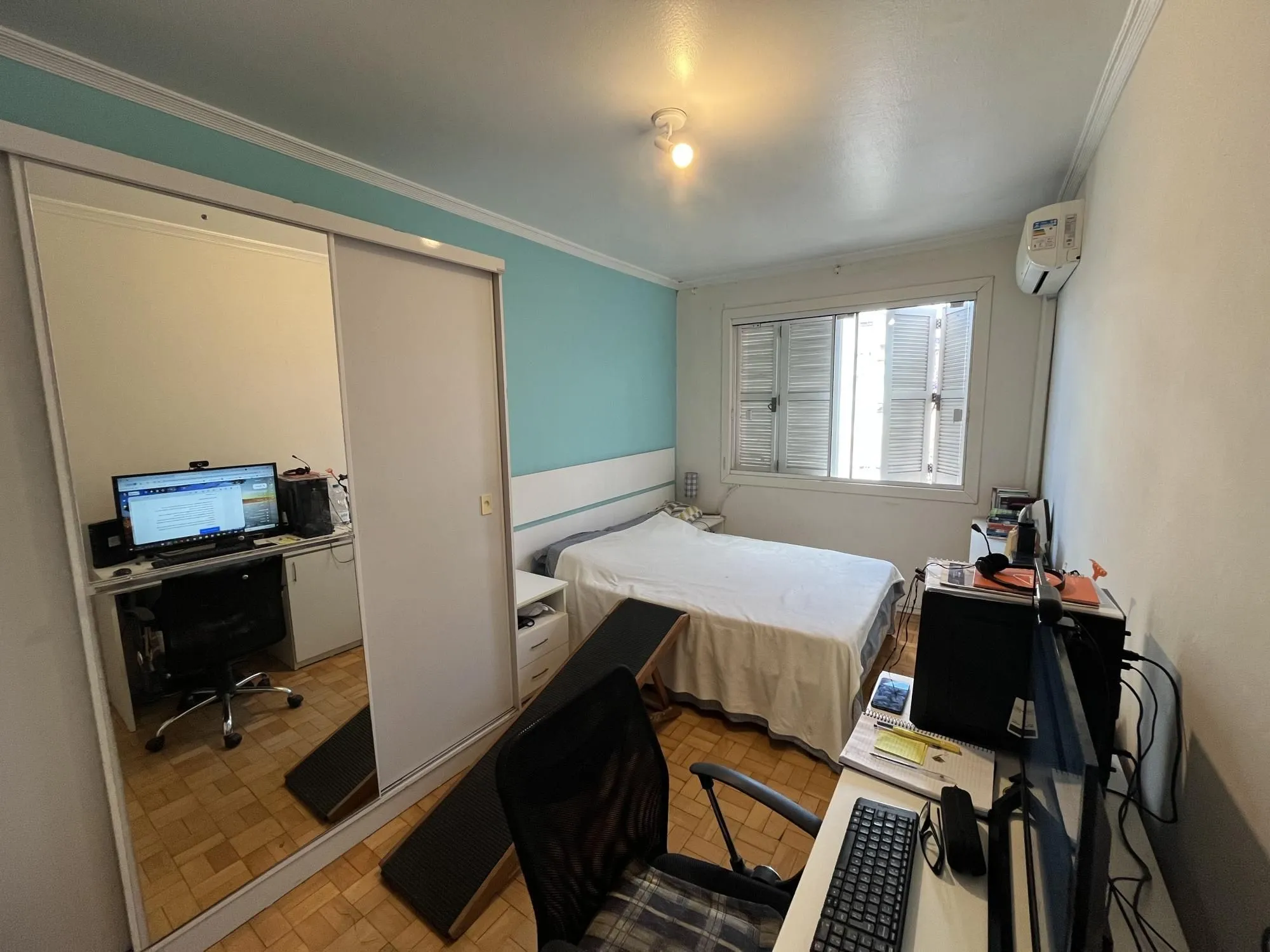 Imagem Apartamento de 2 quartos no bairro Cidade Baixa em Porto Alegre