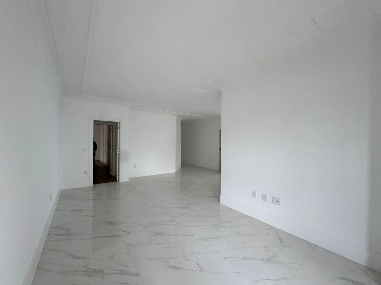 Imagem Apartamento com vista para o mar à venda com 210m2 por R$ 4.400.000,00