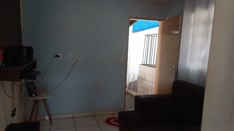 Imagem TERRENO COM 3 CASAS A VENDA NO PARQUE ESTORIL