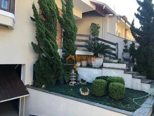 Imagem Sobrado com 4 dormitórios à venda, 430 m² por R$ 1.950.000,00 - Vila Galvão - Guarulhos/SP