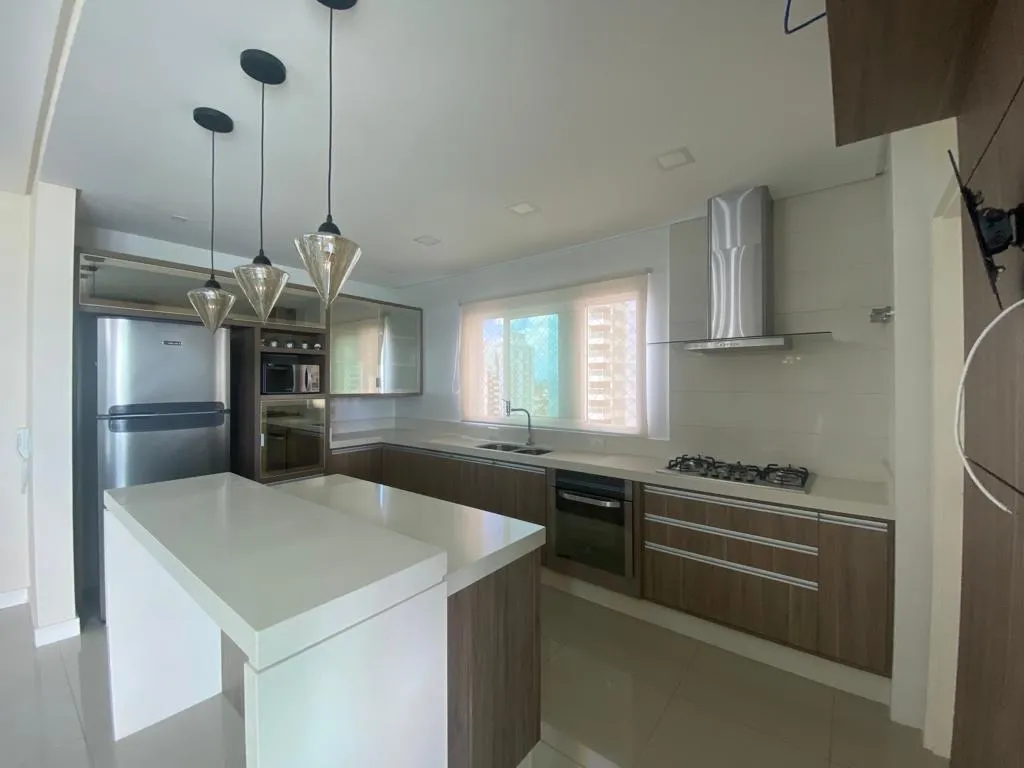 Imagem Apartamento com vista para o mar à venda com 190m2 por R$ 3.690.000,00