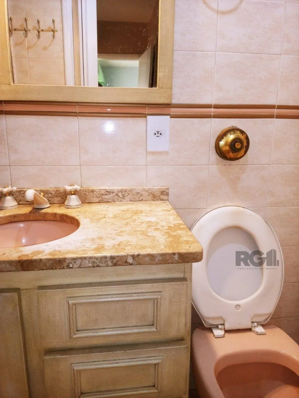 Imagem Apartamento 2 quartos, 2 banheiros e garagem na Cidade Baixa.