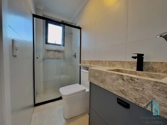 Imagem Sobrado triplex, 03 quartos c/suíte, terraço com área gourmet e banheiro no Xaxim em Curitiba PR