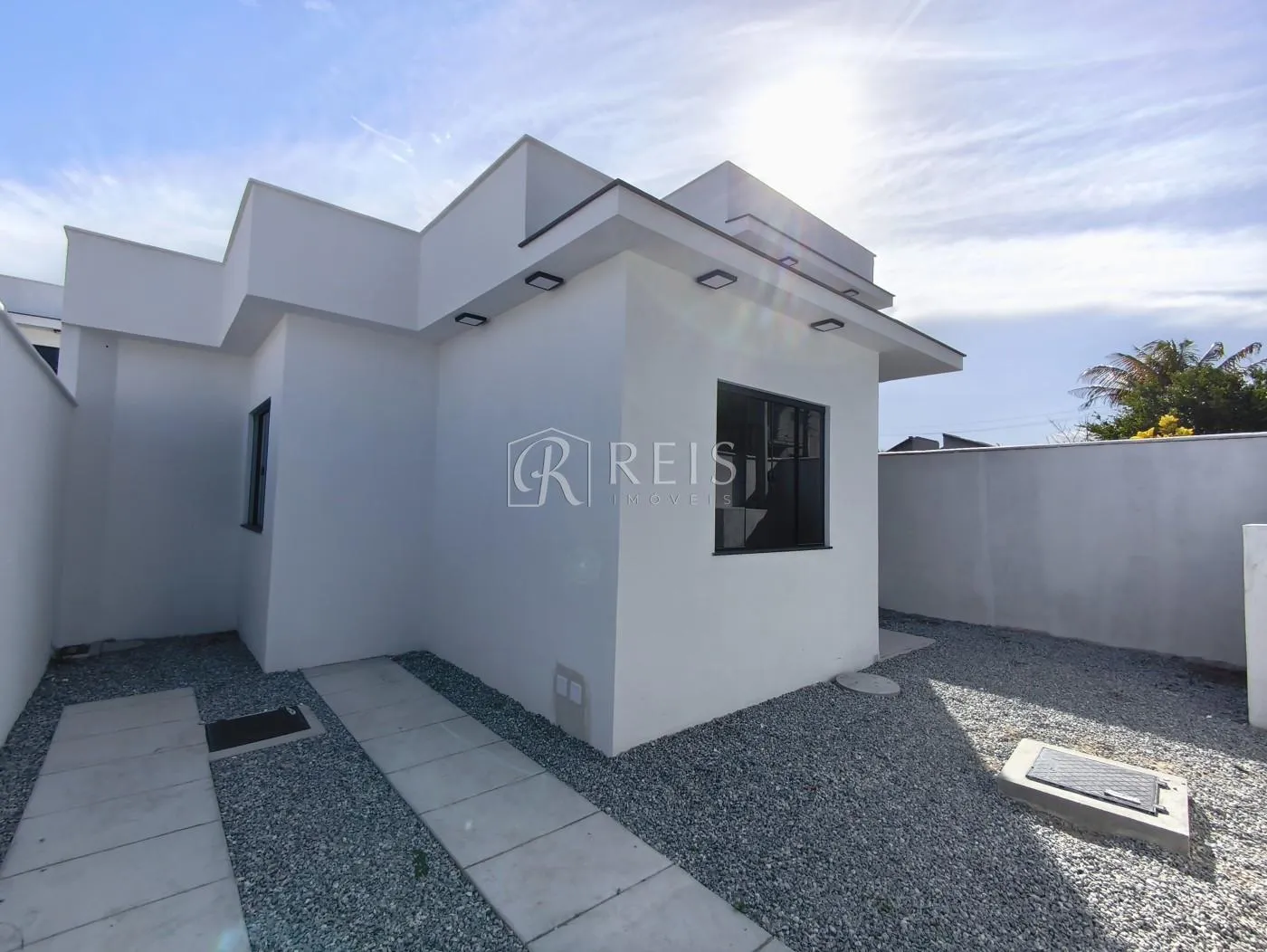 Imagem Casa para Venda em Rio das Ostras, Chácara Mariléa, 3 dormitórios, 1 suíte, 2 banheiros, 2 vagas