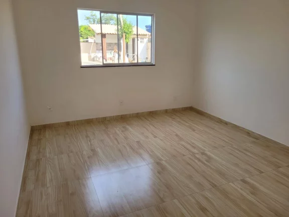 Imagem Casa com excelente quintal e área gourmet/ lazer com mini parquinho.