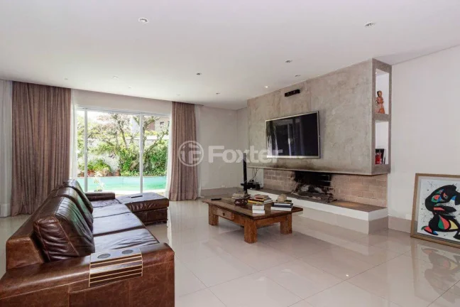 Imagem Sobrado Bela Aliança - 600M², 4 Dorms, 2 Suítes, 6 Vagas, Placas Solares.