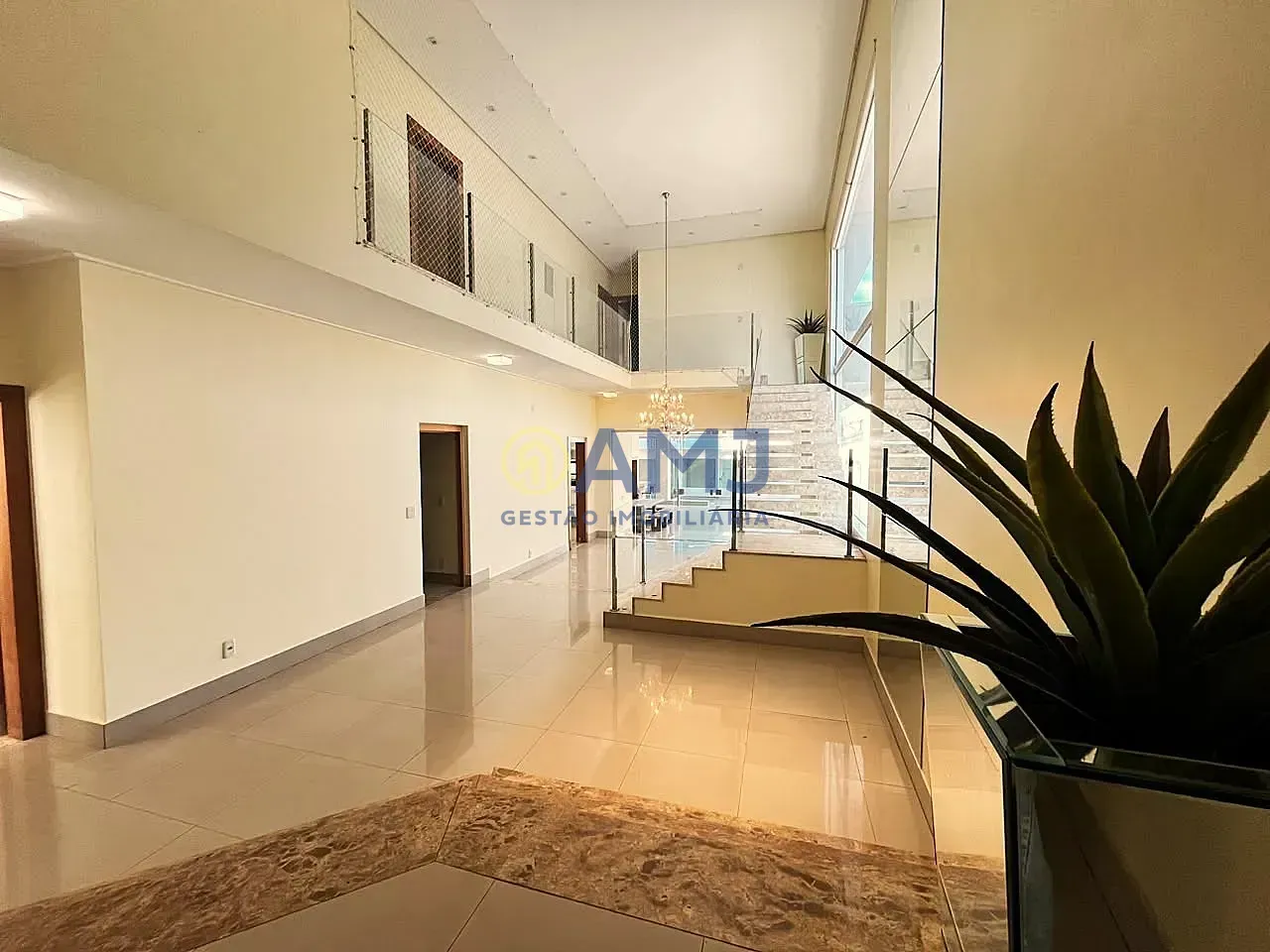 Imagem Sobrado para Locação 5 Quartos, 4 Suites, 2 Vagas, 614M², Jardins Madri, Goiânia - GO | Jardins Madri