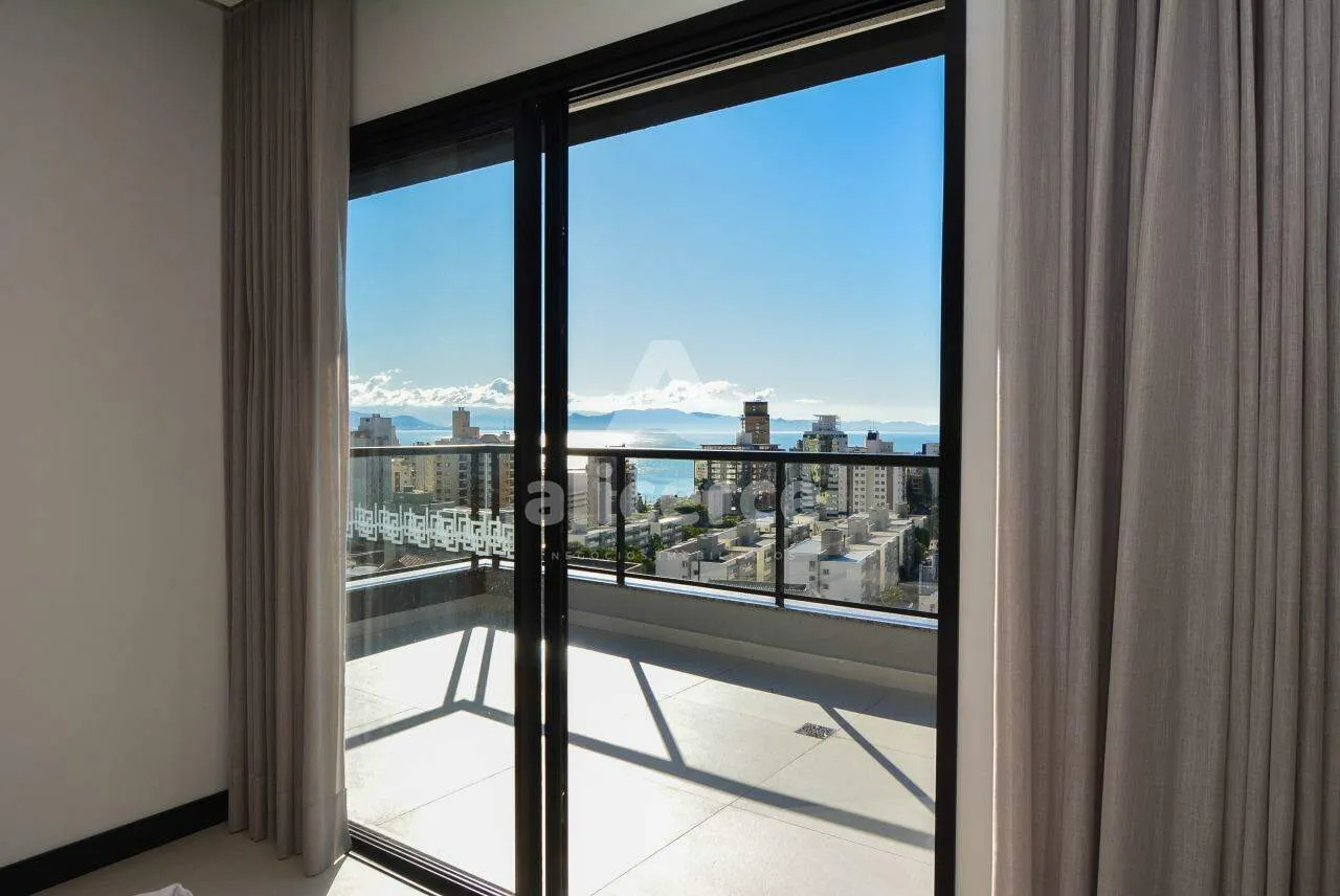 Imagem Apartamento à venda com 3 quartos 3 suítes, 109m² em Centro Florianópolis