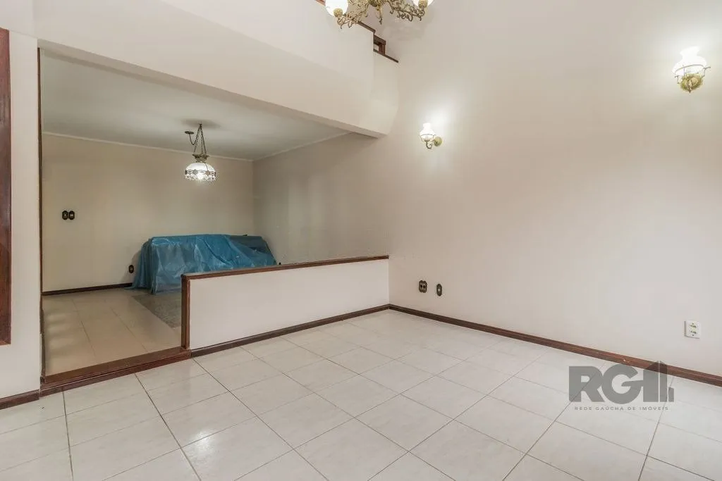 Imagem Casa com 287m², 5 dormitórios, piscina, 4 vagas no bairro Jardim Itu
