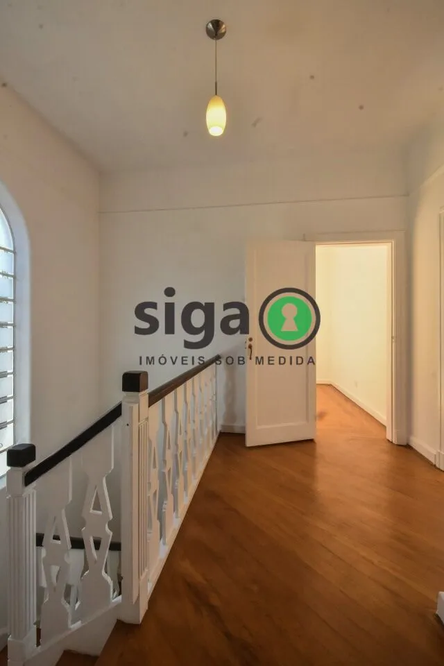 Imagem Casa Comercial para locação no Jardim Europa, com 250m², Sem Mobilia, várias salas