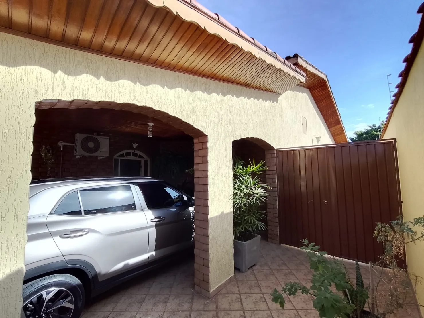 Imagem Casa à venda 3 Quartos, 1 Suite, 5 Vagas, 300M², Jardim Gurilândia, Taubaté - SP