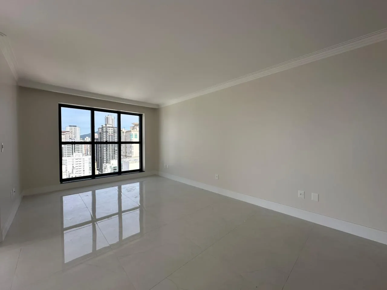 Imagem Apartamento com vista para o mar à venda com 168m2 por R$ 3.300.000,00