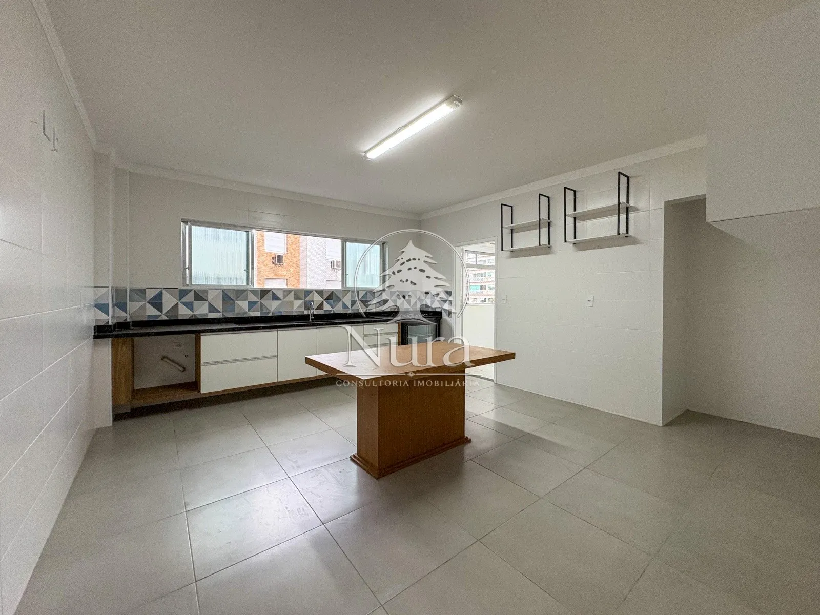 Imagem Apartamento de 3 quartos, 145m² no bairro Ponta da Praia, em Santos