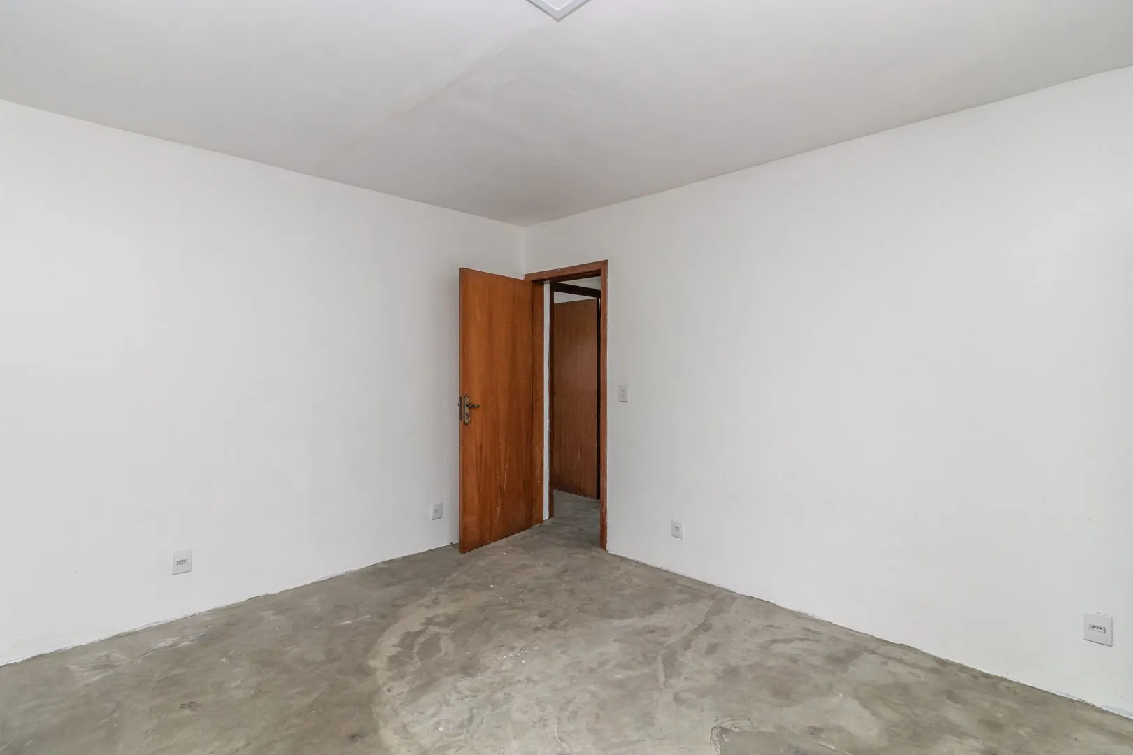 Imagem Casa no bairro Sarandi com 4 dormitórios e 4 vagas