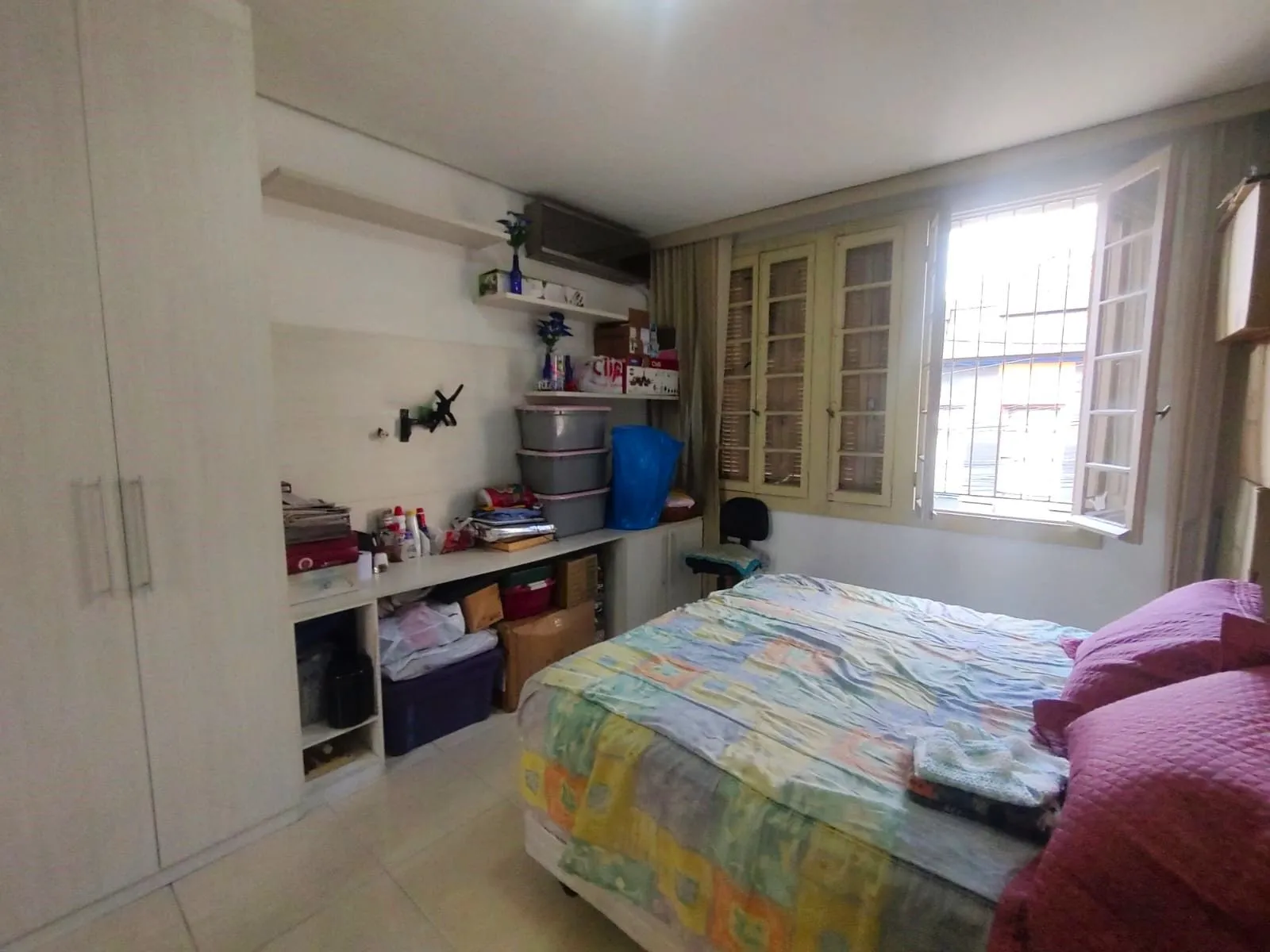 Imagem Apartamento 2 dormitórios semimobiliado próximo do Colégio Rosário