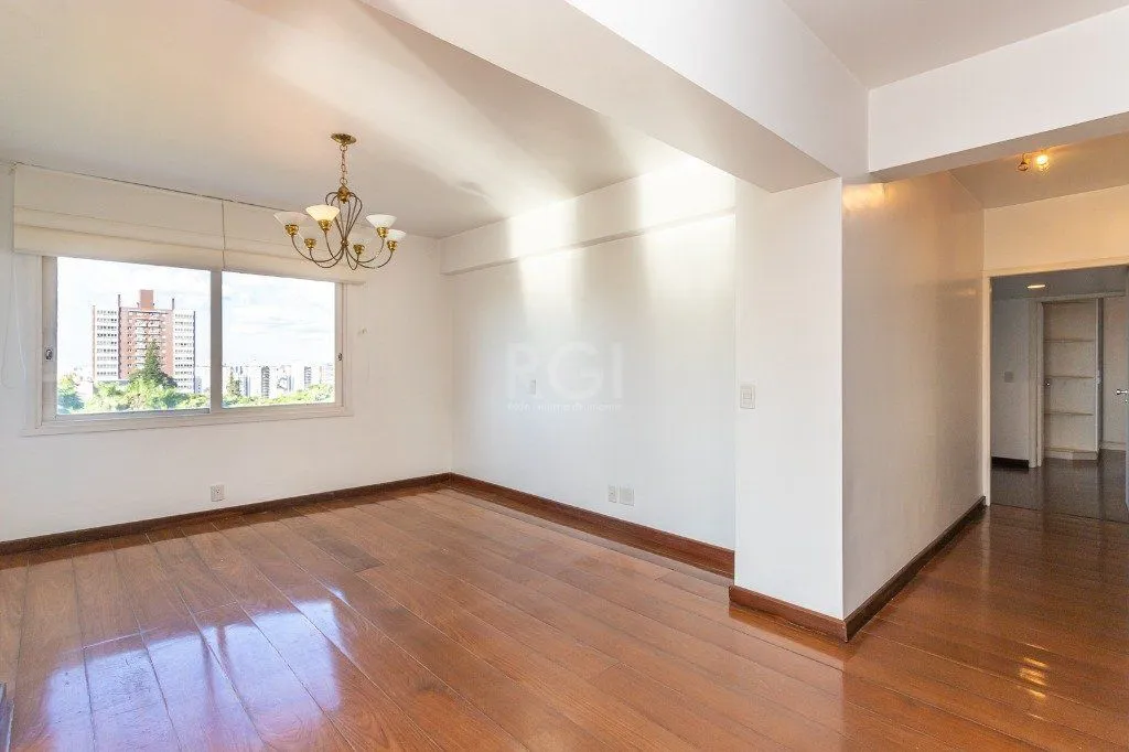 Imagem Apartamento no bairro Higienópolis com 190m² de 3 dormitórios e 2 vagas