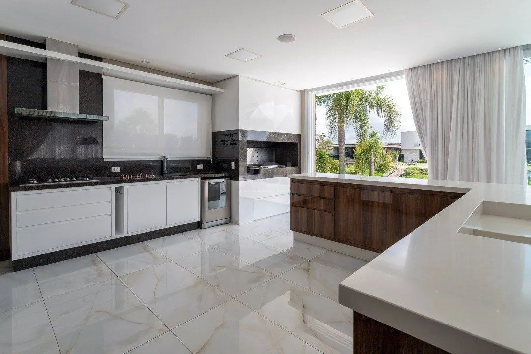 Imagem Casa Condominio para Venda - 519m², 4 dormitórios, sendo 4 suites, 2 vagas - Sans Souci