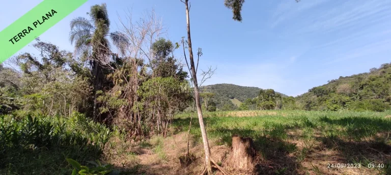 Imagem Terreno para a sítio, em Salto do Major Gercino SC. Com área plana, com terra boa de plantio. Tem mais de 30 metros um lindo RIACHO nos fundos, com ág