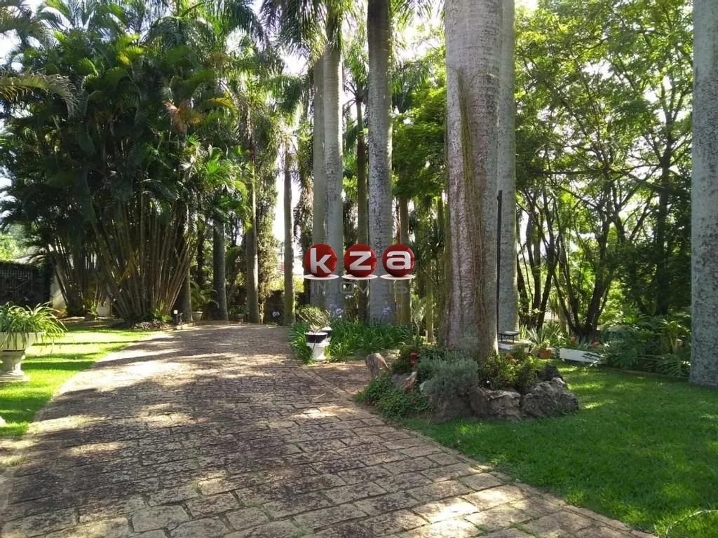 Imagem Imperdível Chácara à Venda em Valinhos-SP, 4 Quartos, 4 Suítes, 2 Salas, 6 Banheiros, 10 Vagas de Garagem, 240m² de Área!