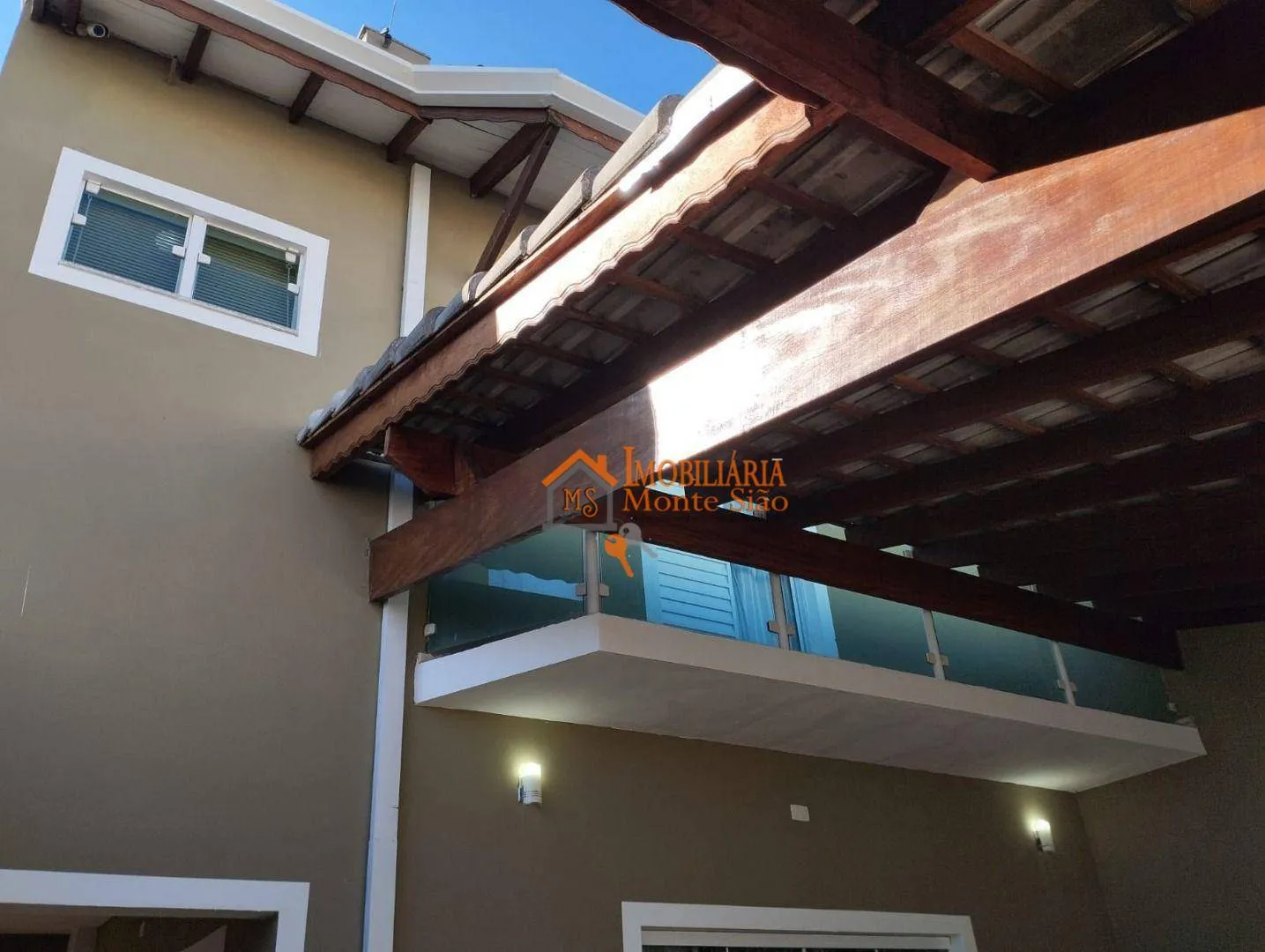 Imagem Sobrado com 3 dormitórios à venda, 220 m² por R$ 680.000,00 - Vila Caputera - Mogi das Cruzes/SP
