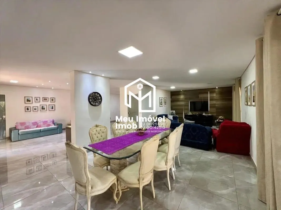 Imagem Condomínio Jardins Casa 4 Quartos 3 Suítes 2 Vagas 350m²