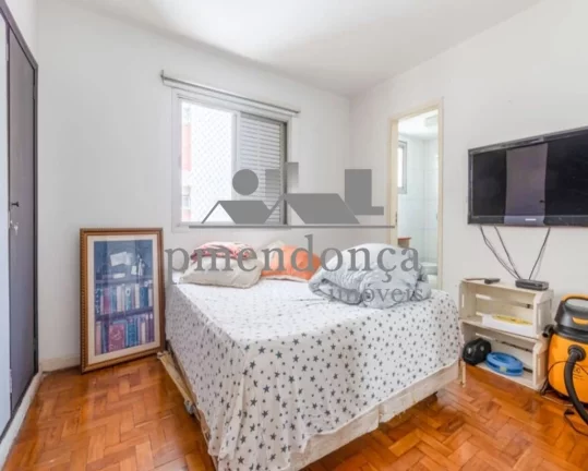 Imagem Apartamento com living para 02 ambientes, piso de tacos, bem distribuído, 03 dormitórios, banheiro...