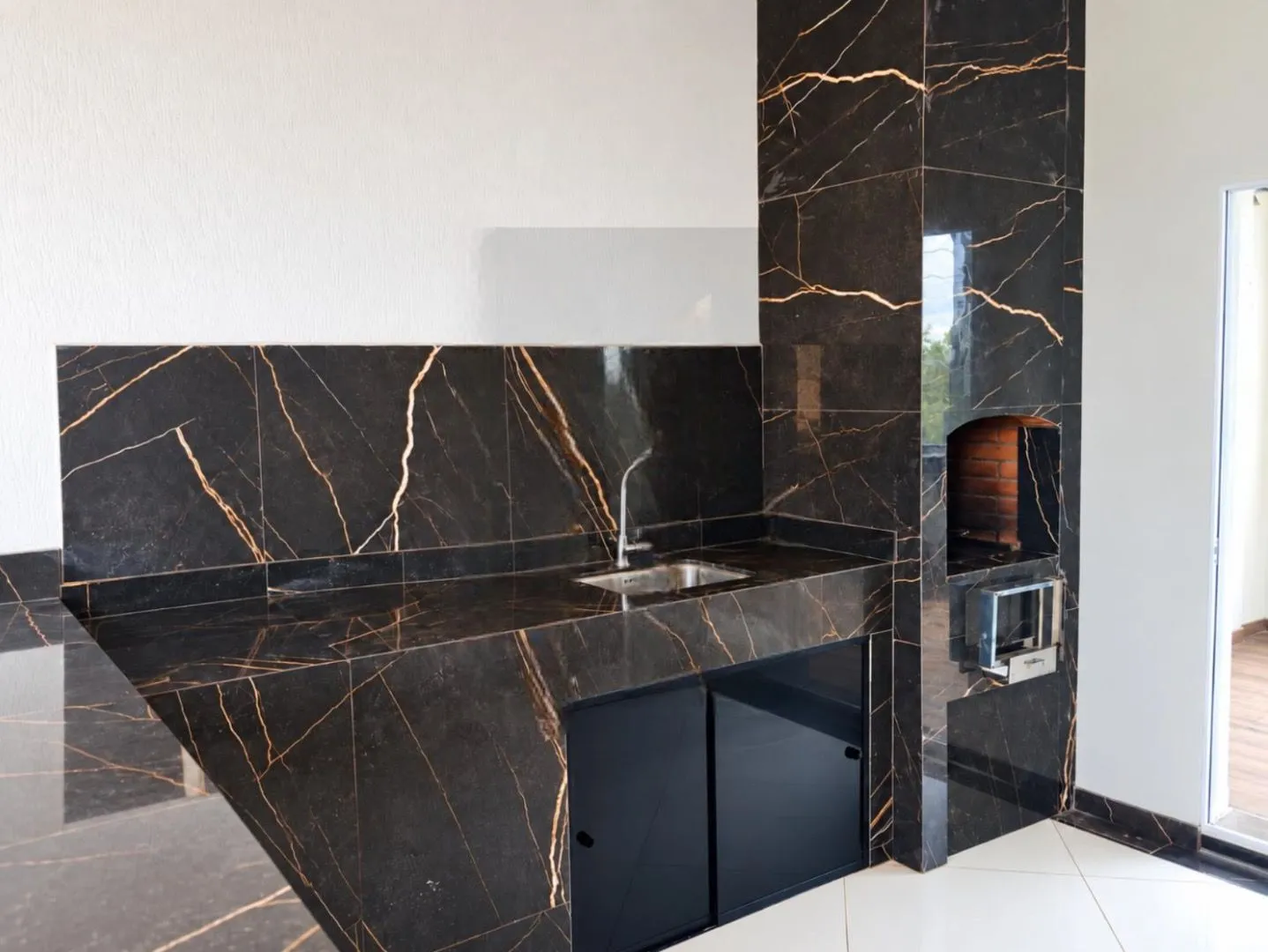 Foto do imóvel Sobrado com 3 dormitórios à venda, 230 m² por R$ 500.000,00 - Condomínio Vilage - Itaquaquecetuba/SP