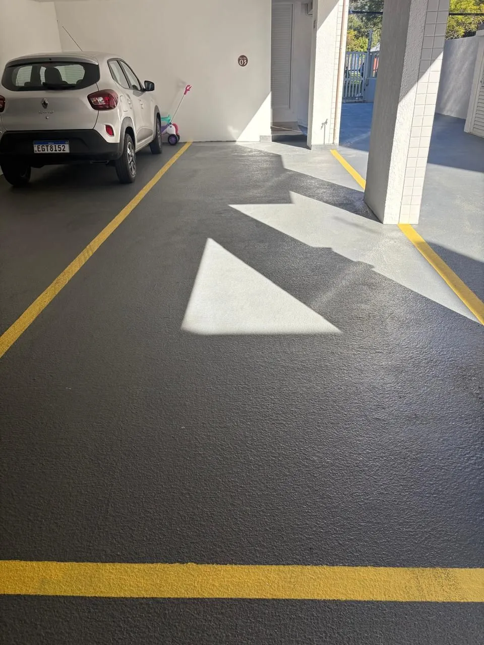 Imagem Apartamento à venda no Bairro Tristeza - Mobiliado. Lindo apartamento de 3 dormitórios, transformado em 2 dormitorios, sendo 1 suíte, com excelente distribuição dos ambientes.