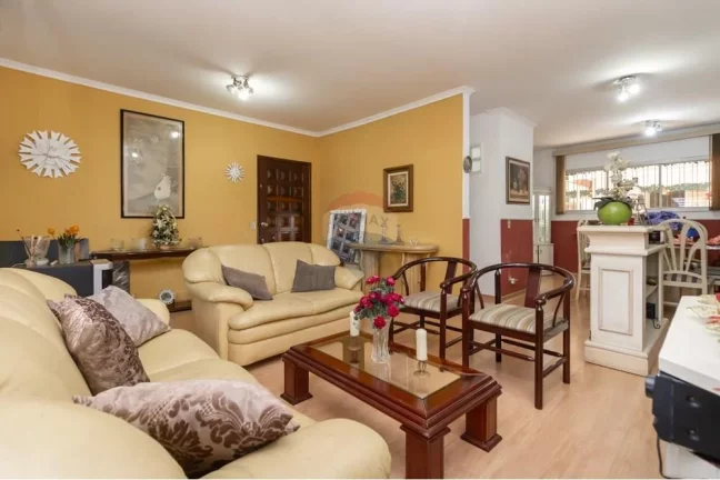 Imagem Casa Térrea a Venda 200m² 3 Dormitórios 4 Vagas Edícula maravilhosa