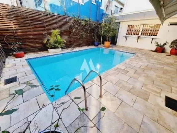 Imagem Sobrado à venda no Boqueirão - 5 dormitórios, 3 suítes e piscina
